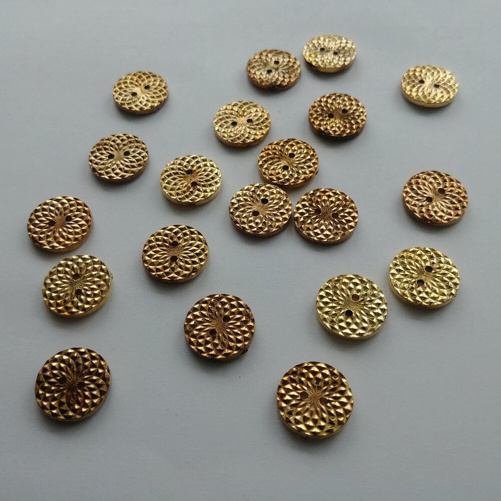 4/$20 Vintage gold brass tone detailed lightweight buttons set of 20 twenty